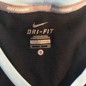 Nike exercise shirt 🏃🏽‍♀️